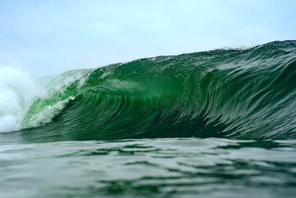 Tow-In Surfing in 2026: The Jet-Ski Discipline That Finally Lets Regular Guys Ride Waves the Paddle Never Could